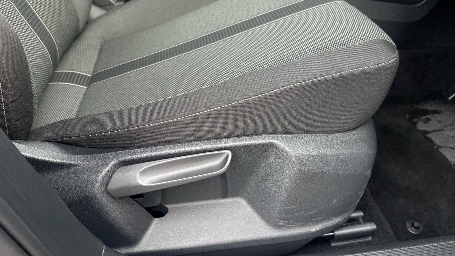 Used Volkswagen T-Roc 2025 for sale - 77532579: Photo 28