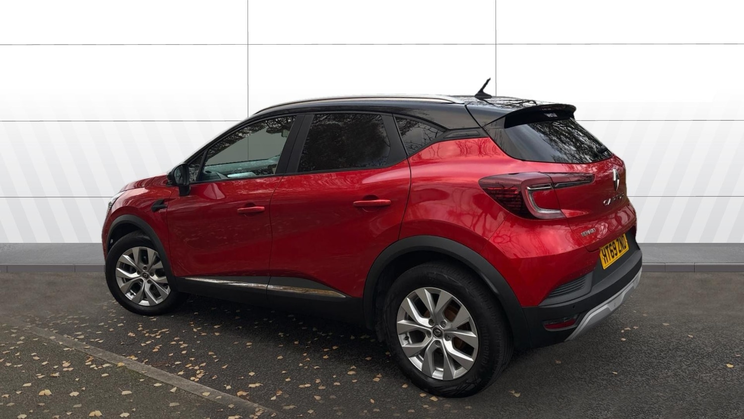 Used Renault Captur 2020 for sale - 76541749: Photo 2