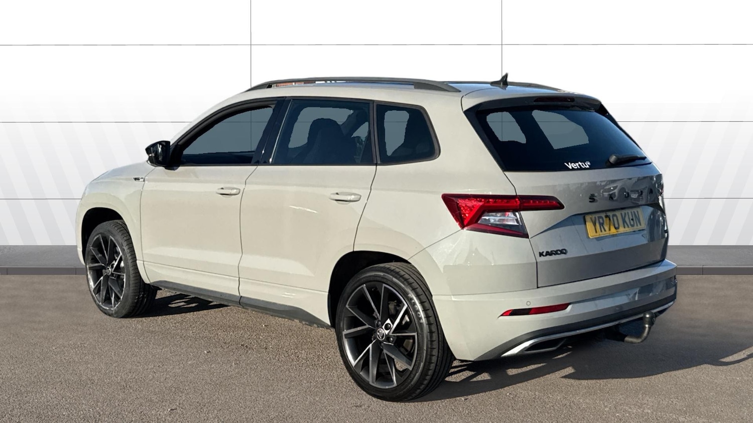 Used Skoda Karoq 2020 for sale - 77946970: Photo 2