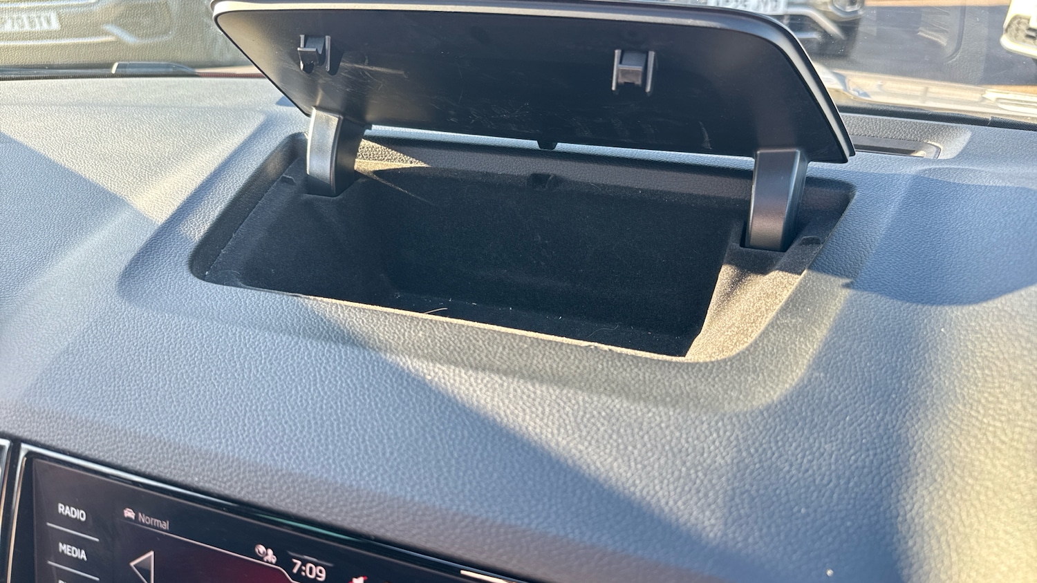 Used Skoda Karoq 2020 for sale - 77946970: Photo 43