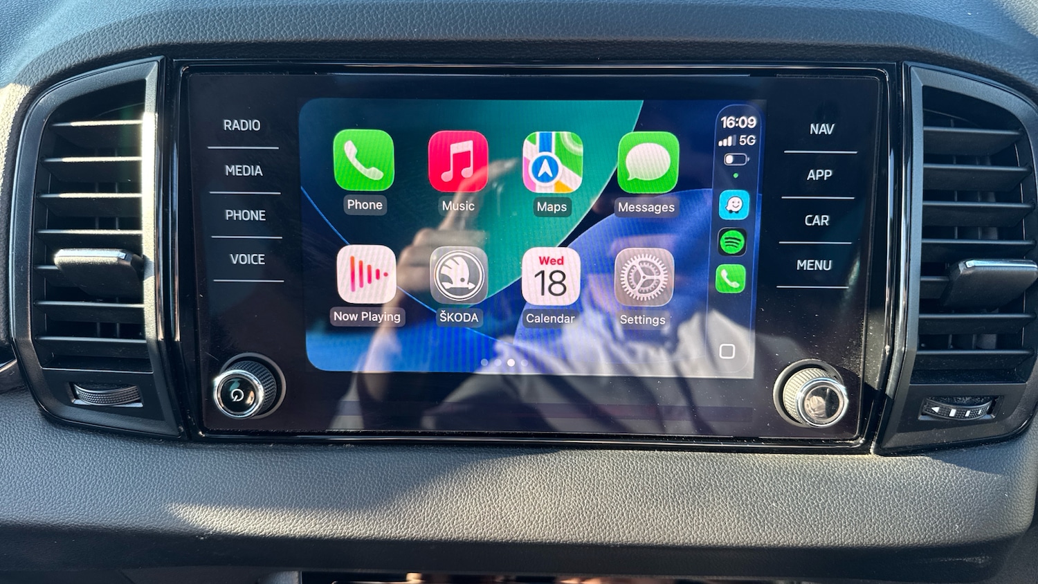 Used Skoda Karoq 2020 for sale - 77946970: Photo 51