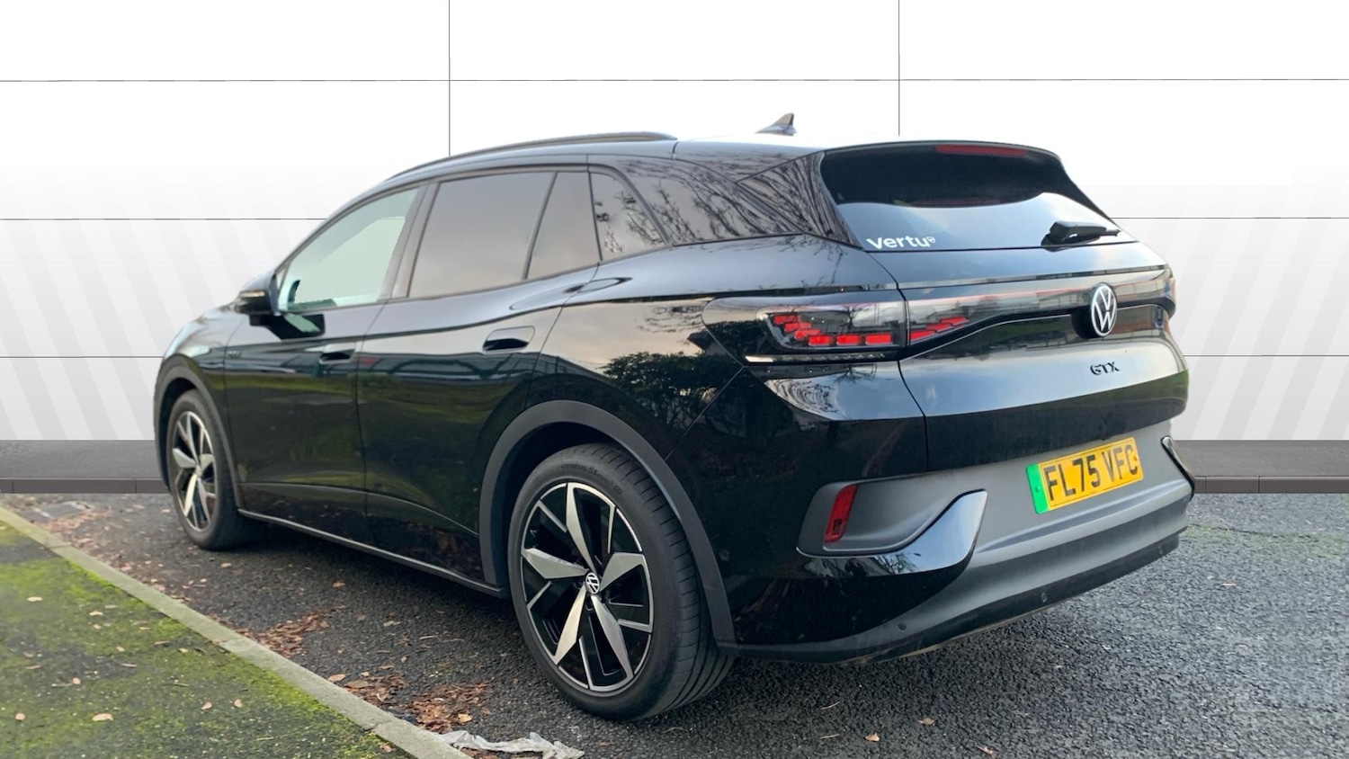 Used Volkswagen ID.4 2025 for sale - 76894384: Photo 2