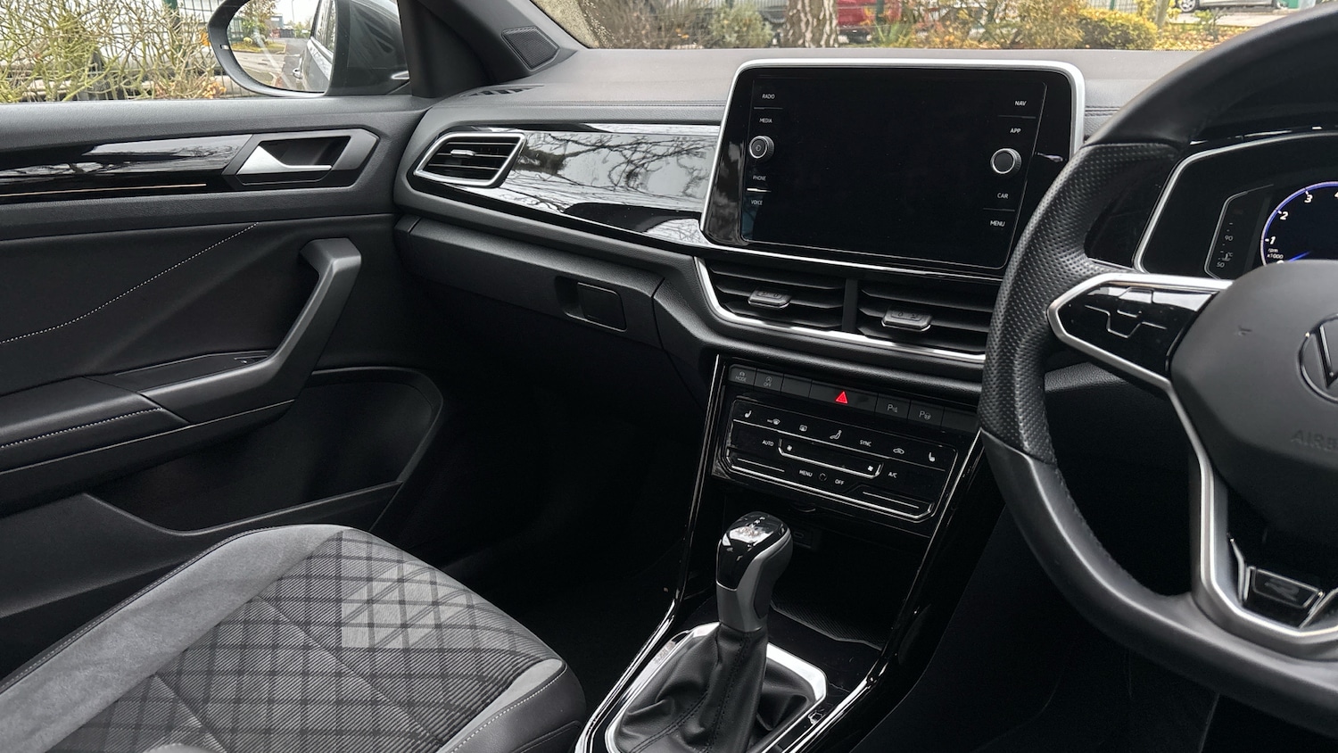 Used Volkswagen T-Roc 2022 for sale - 76520955: Photo 14