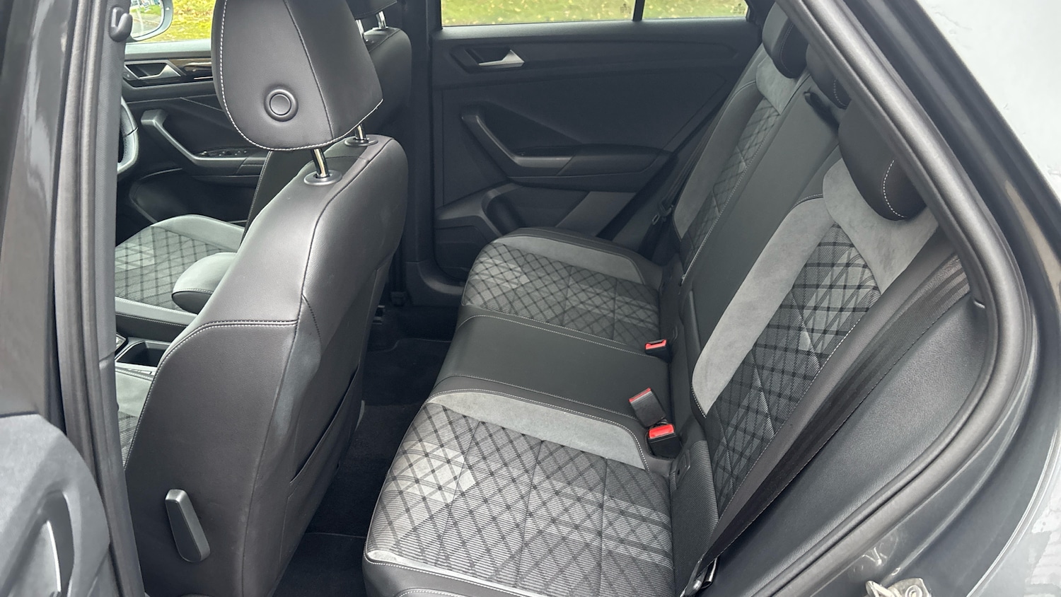 Used Volkswagen T-Roc 2022 for sale - 76520955: Photo 16