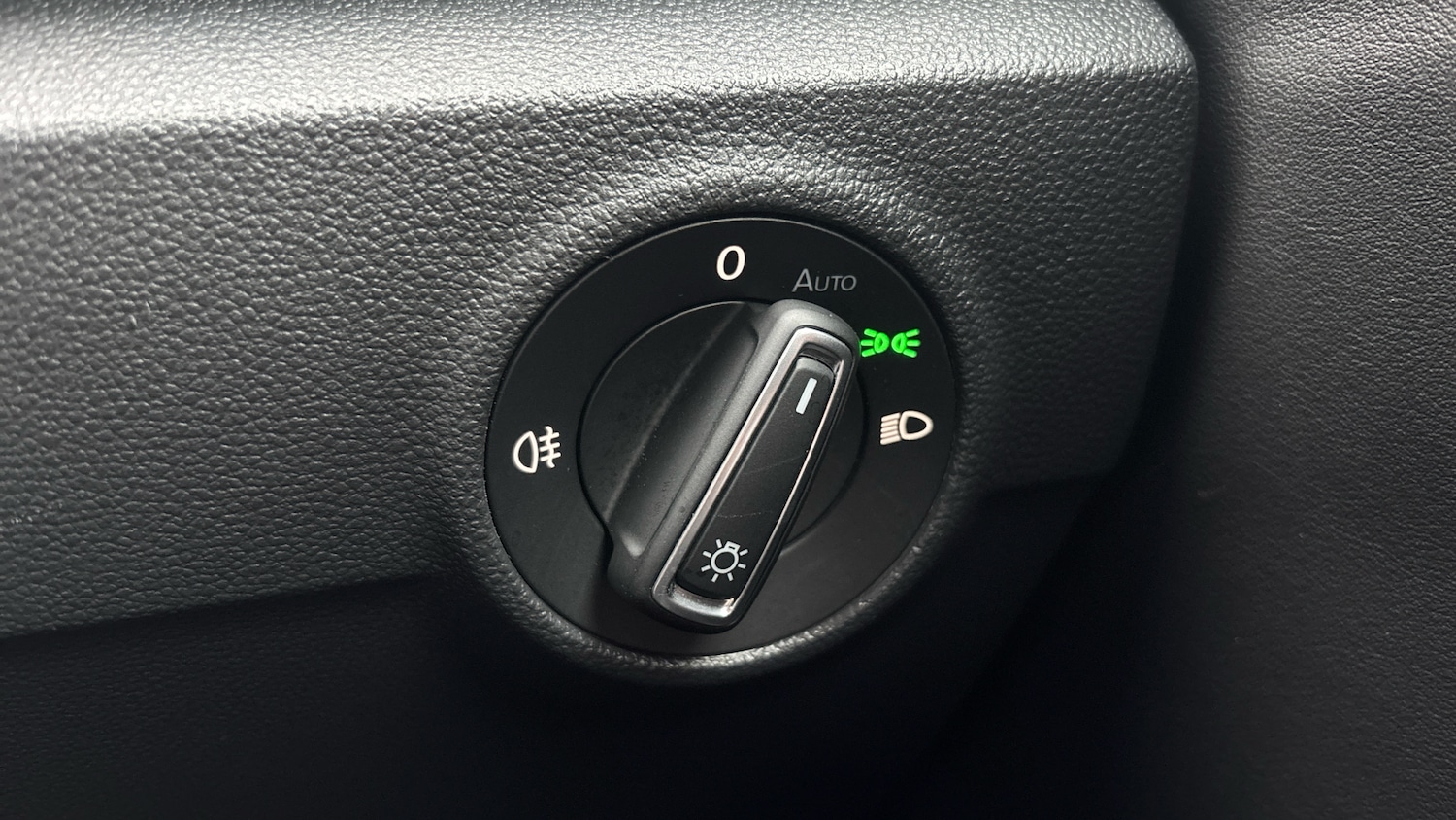 Used Volkswagen T-Roc 2022 for sale - 76520955: Photo 29