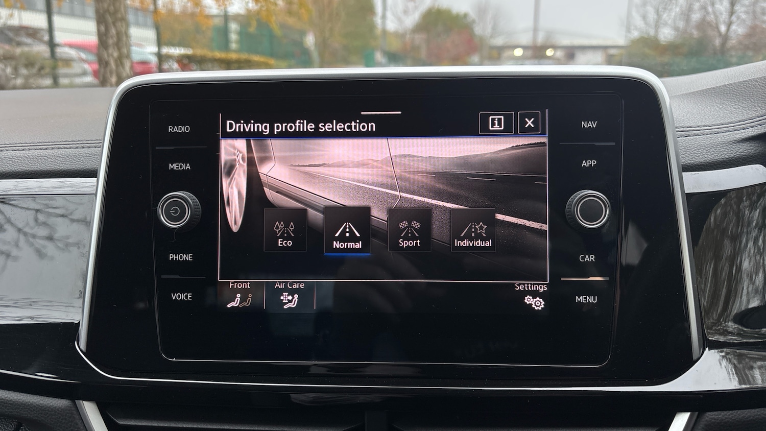 Used Volkswagen T-Roc 2022 for sale - 76520955: Photo 31