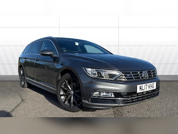 Used Volkswagen Passat 2017 for sale - 77557123: Photo