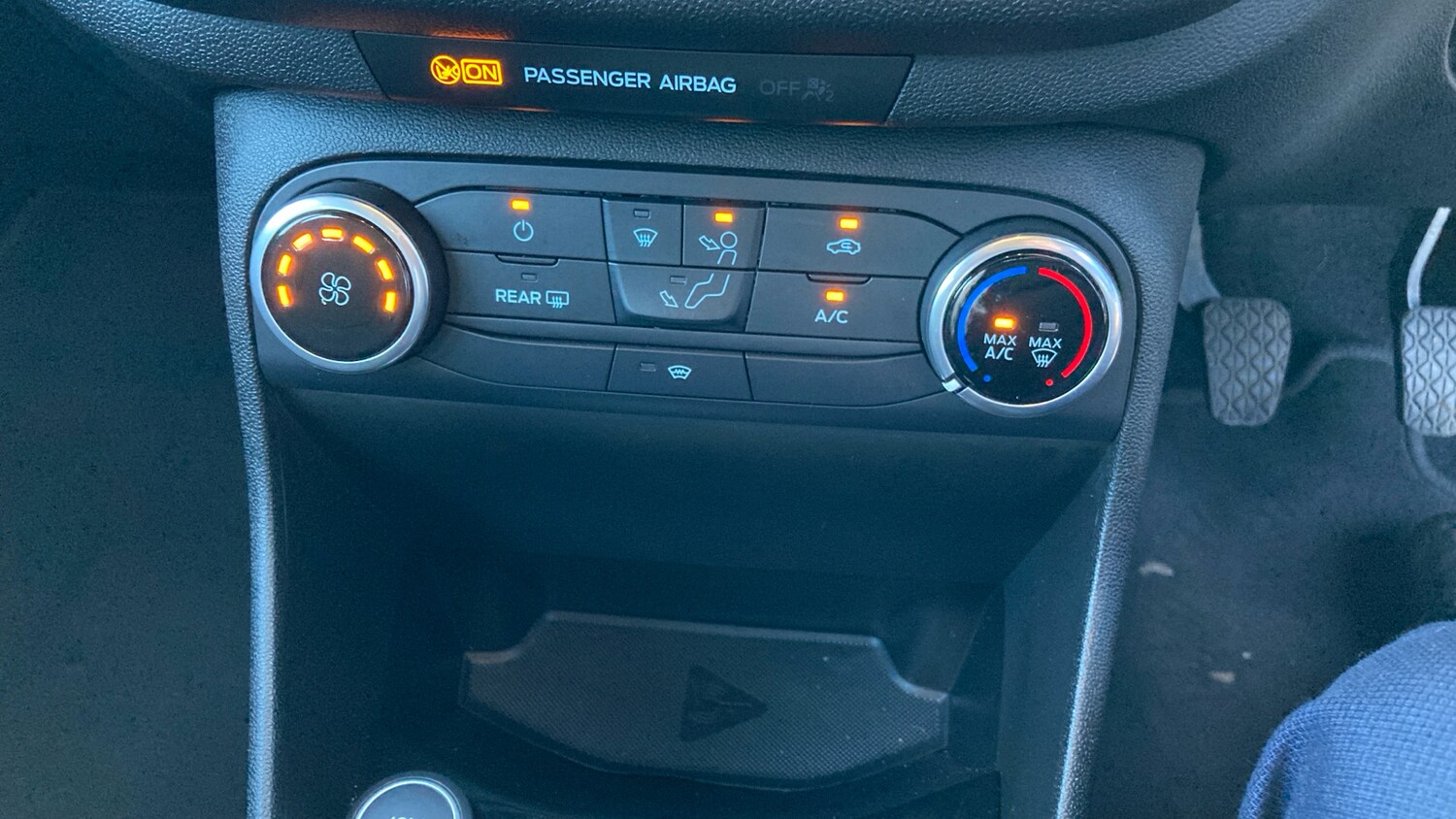 Used Ford Fiesta 2018 for sale - 77945936: Photo 26