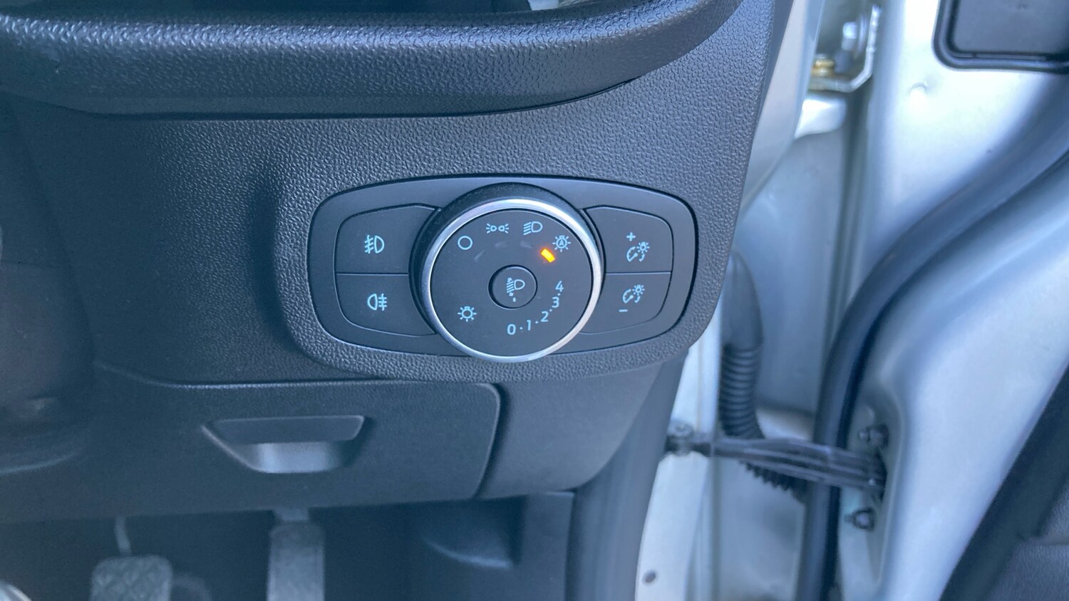 Used Ford Fiesta 2018 for sale - 77945936: Photo 35