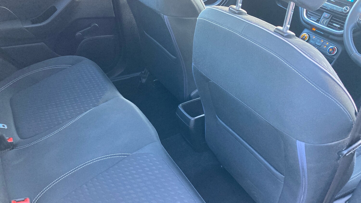 Used Ford Fiesta 2018 for sale - 77945936: Photo 40