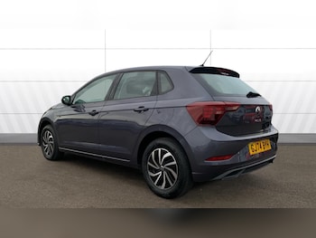 Used Volkswagen Polo 2024 for sale - 77116384: Photo