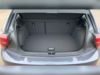 Used Volkswagen Polo 2024 for sale - 77116384: Photo