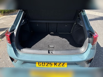 Used Volkswagen T-Roc 2025 for sale - 79536058: Photo