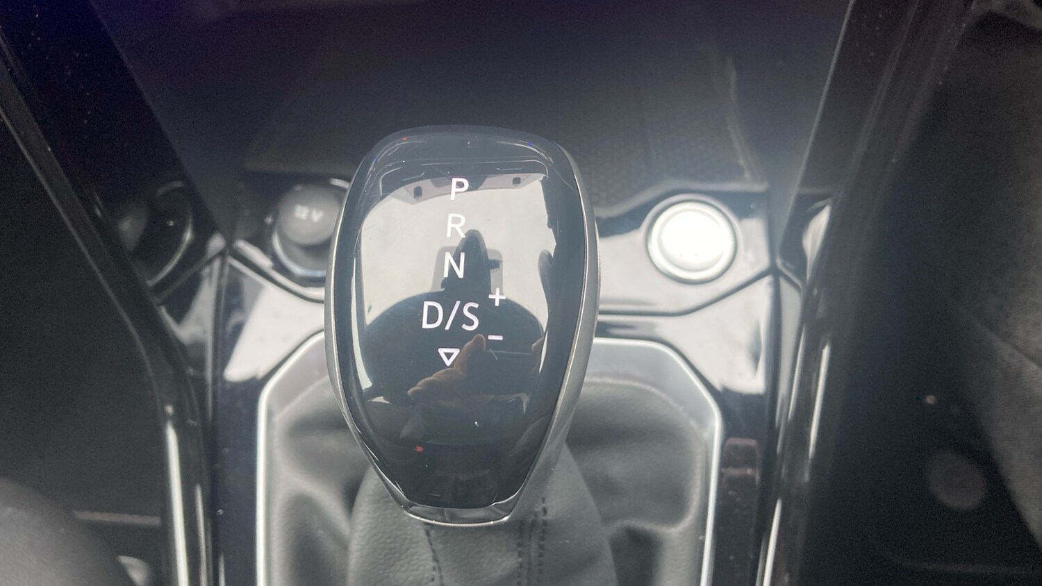 Used Volkswagen T-Roc 2023 for sale - 77336439: Photo 13