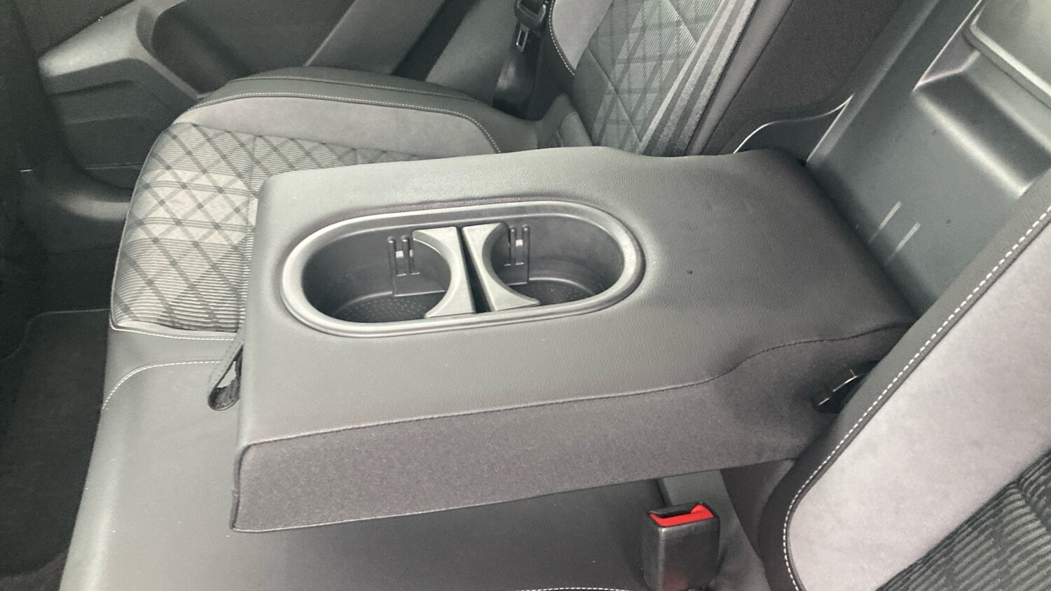 Used Volkswagen T-Roc 2023 for sale - 77336439: Photo 19