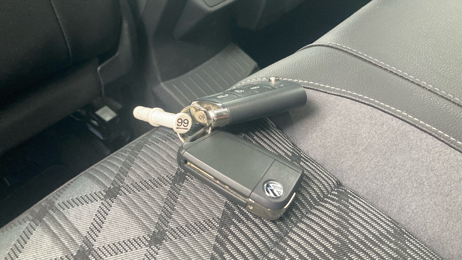 Used Volkswagen T-Roc 2023 for sale - 77336439: Photo 20