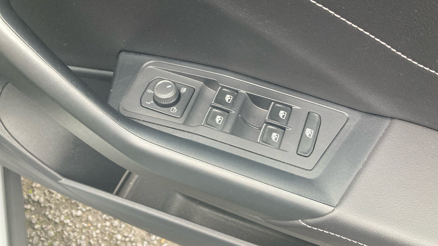 Used Volkswagen T-Roc 2023 for sale - 77336439: Photo 27