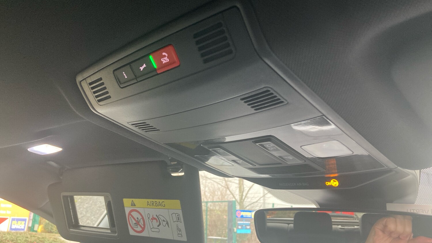 Used Volkswagen T-Roc 2023 for sale - 77336439: Photo 33