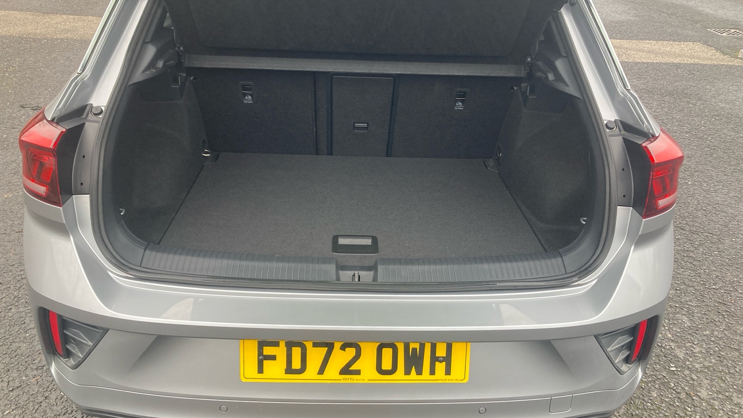 Used Volkswagen T-Roc 2023 for sale - 77336439: Photo 4