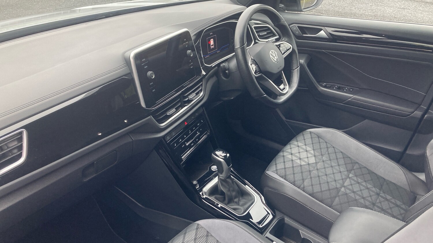 Used Volkswagen T-Roc 2023 for sale - 77336439: Photo 9