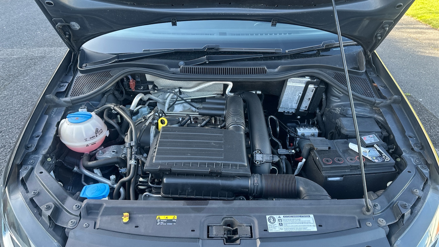 Used Volkswagen Polo 2016 for sale - 78060781: Photo 8