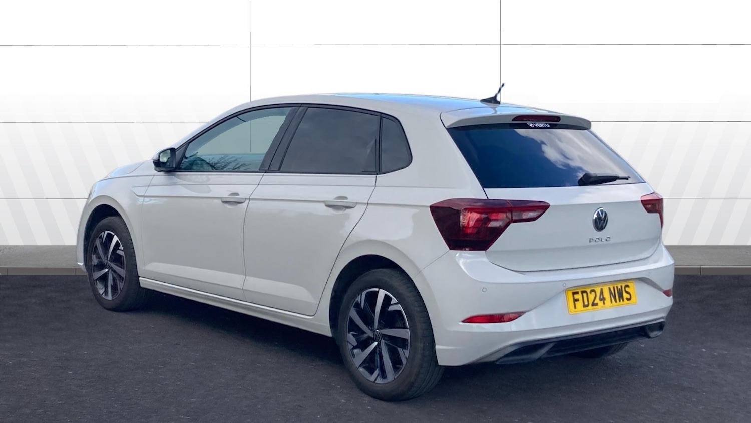 Used Volkswagen Polo 2024 for sale - 77900867: Photo 2