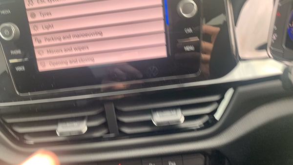 Used Volkswagen T-Roc 2025 for sale - 76063678: Photo 32