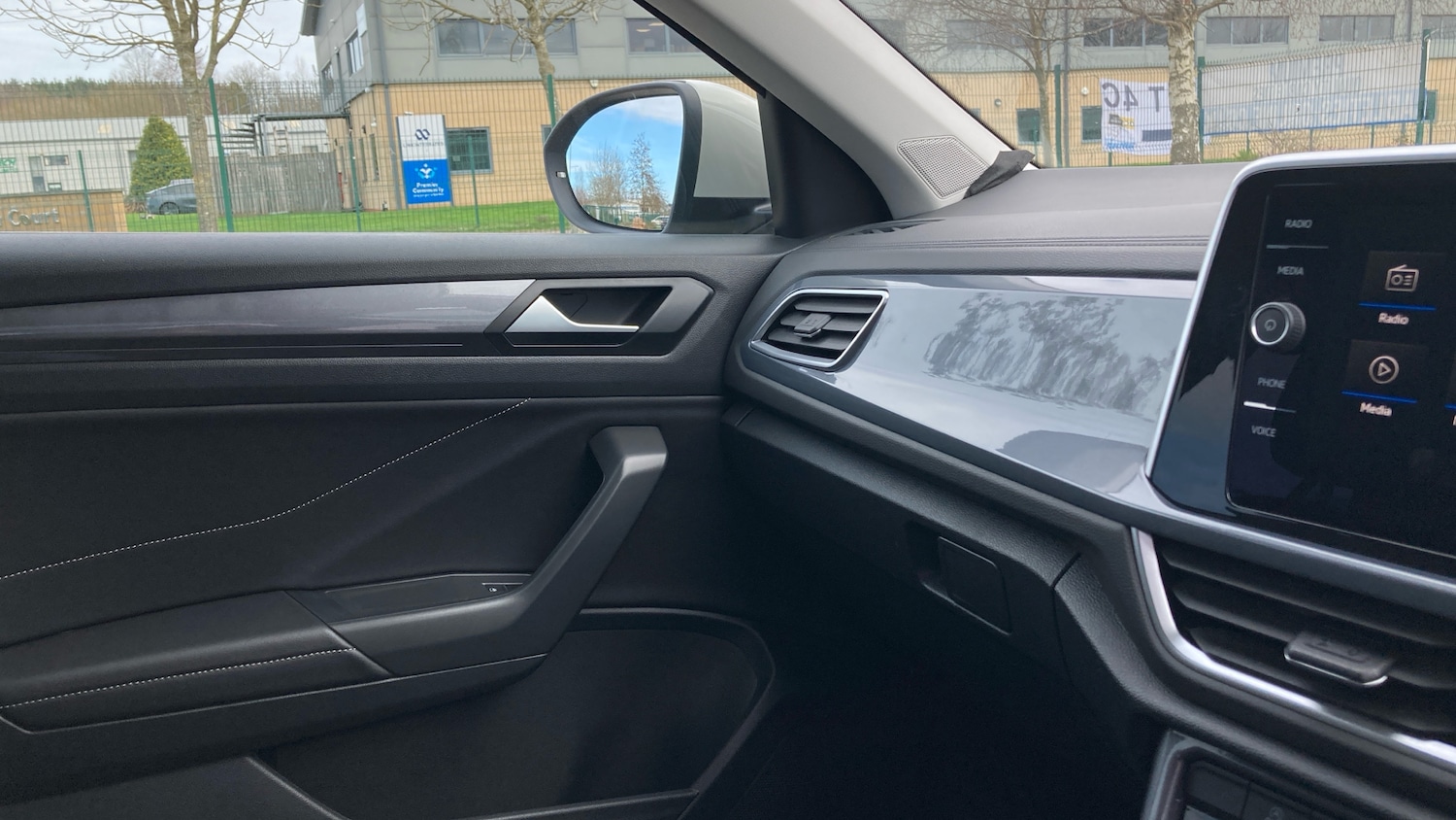 Used Volkswagen T-Roc 2022 for sale - 77760526: Photo 23