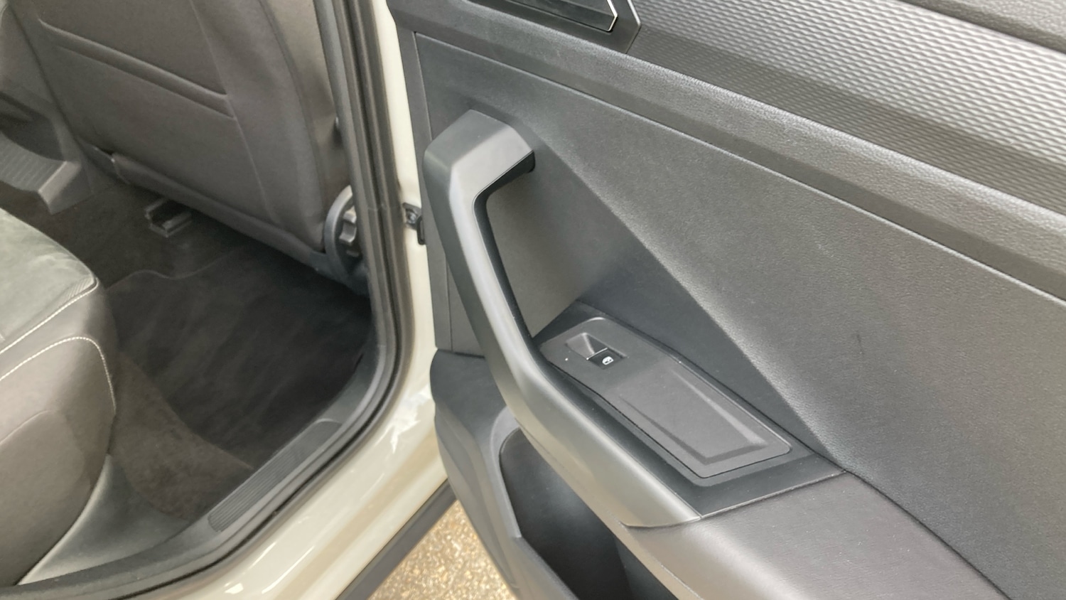 Used Volkswagen T-Roc 2022 for sale - 77760526: Photo 41