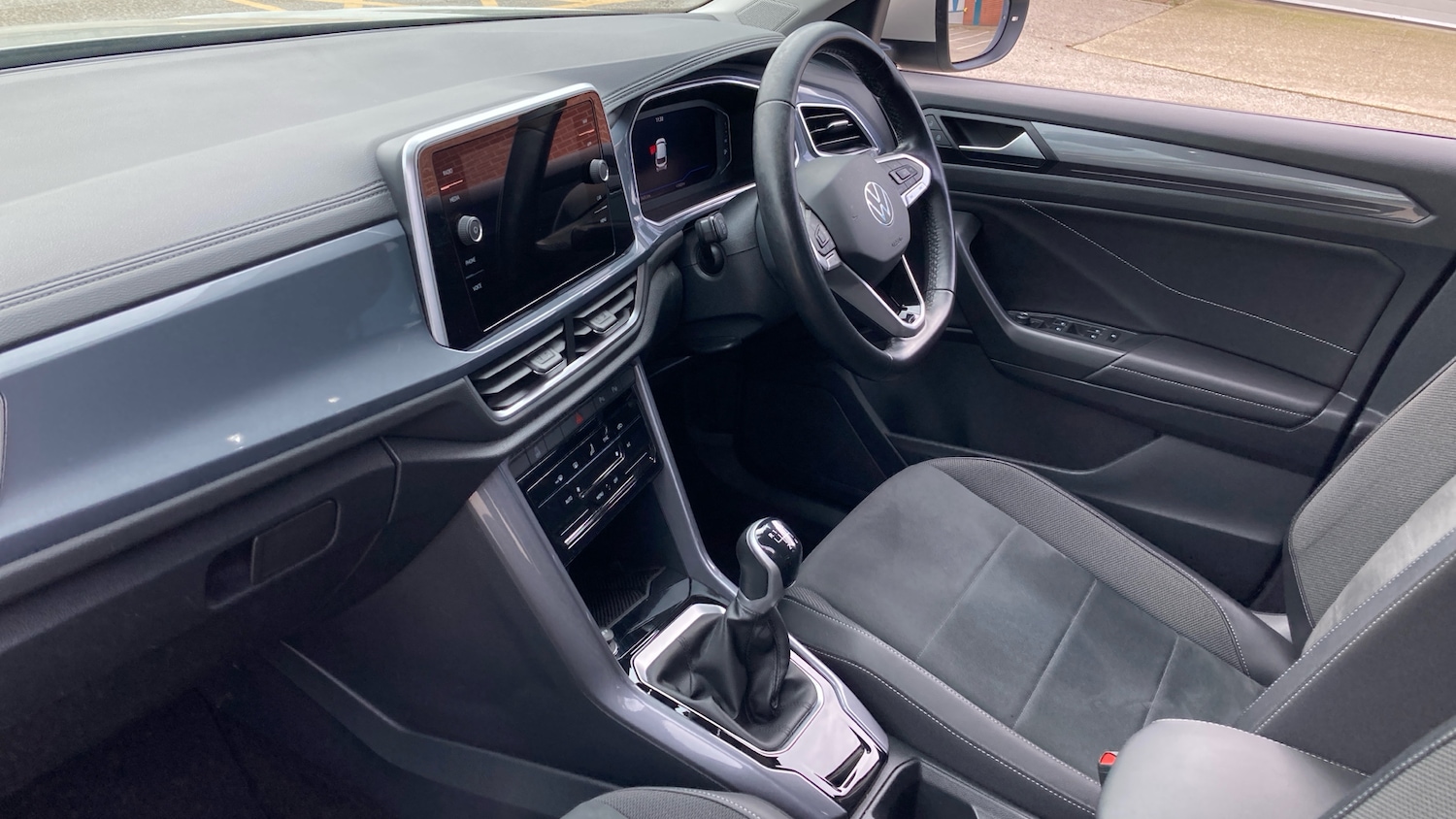 Used Volkswagen T-Roc 2022 for sale - 77760526: Photo 9