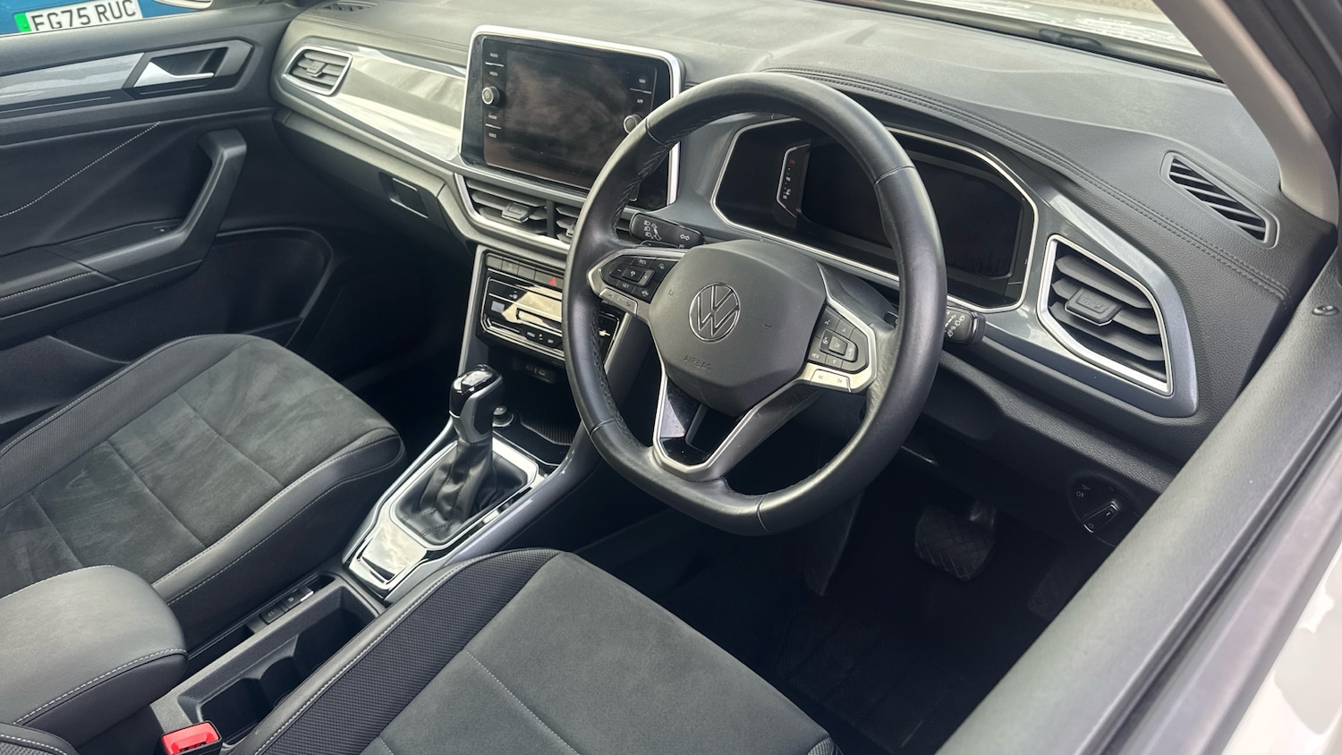 Used Volkswagen T-Roc 2023 for sale - 77665508: Photo 11