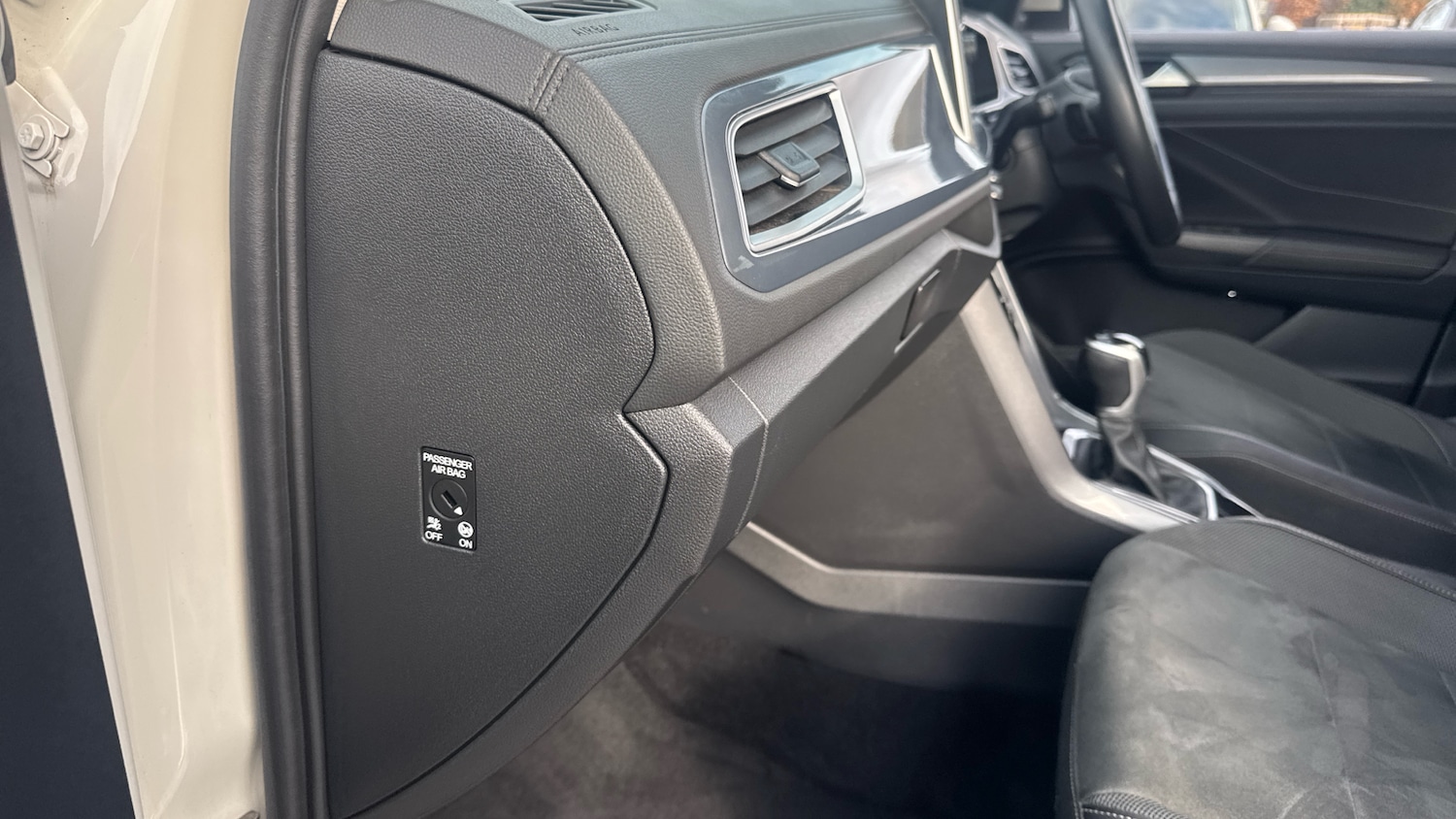 Used Volkswagen T-Roc 2023 for sale - 77665508: Photo 21