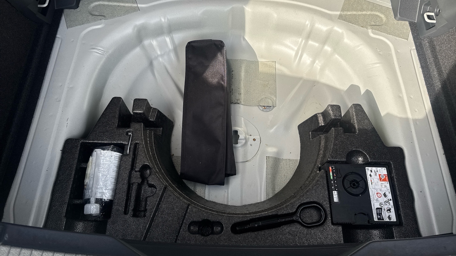 Used Volkswagen T-Roc 2023 for sale - 77665508: Photo 24