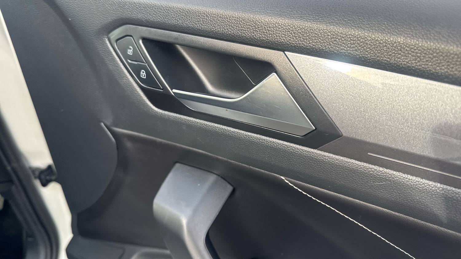 Used Volkswagen T-Roc 2023 for sale - 77665508: Photo 28