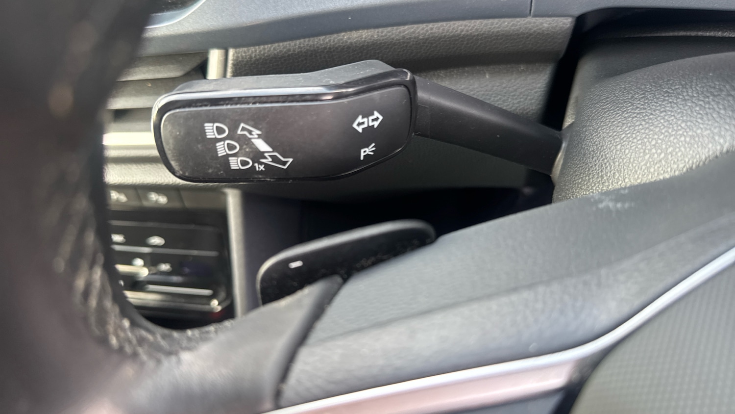 Used Volkswagen T-Roc 2023 for sale - 77665508: Photo 35