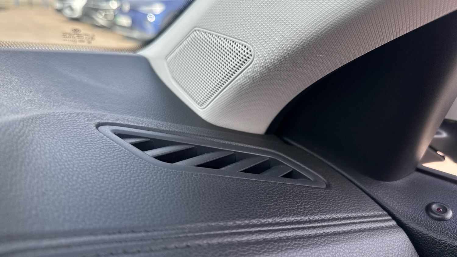 Used Volkswagen T-Roc 2023 for sale - 77665508: Photo 37