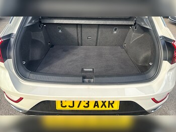 Used Volkswagen T-Roc 2023 for sale - 77665508: Photo