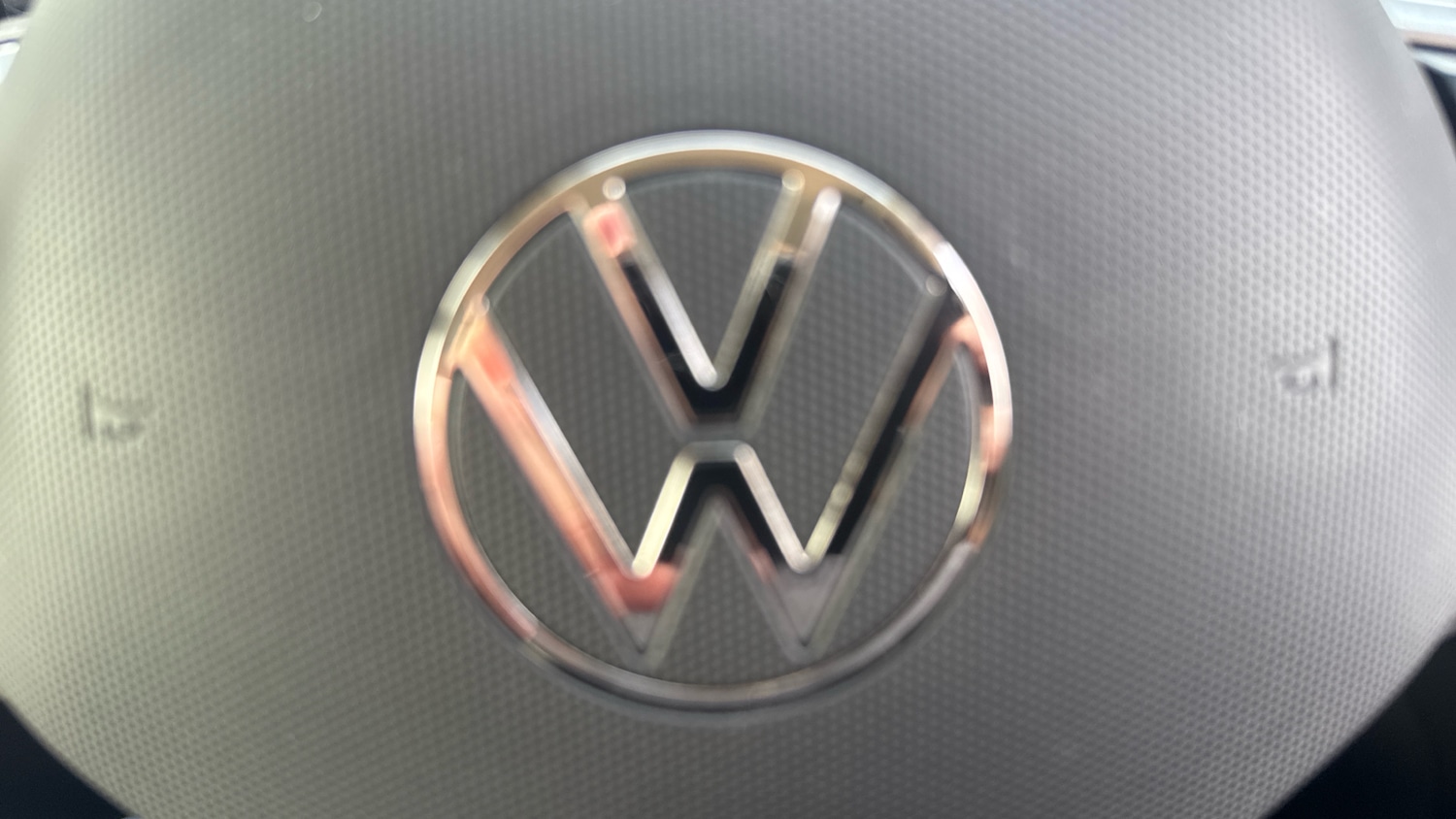 Used Volkswagen T-Roc 2023 for sale - 77665508: Photo 8