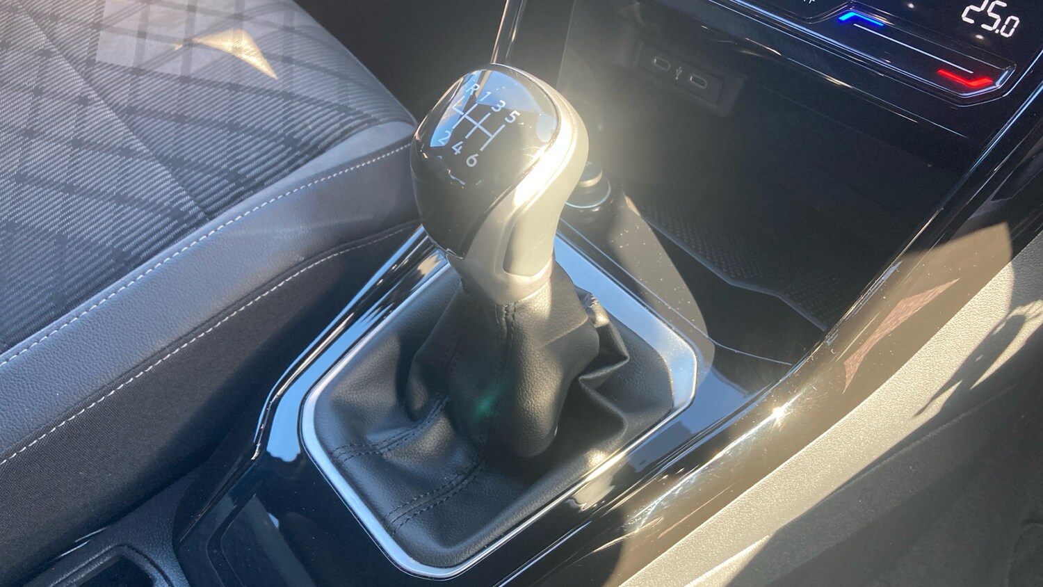 Used Volkswagen T-Roc 2025 for sale - 78011474: Photo 13