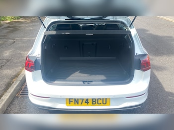 Used Volkswagen Golf 2024 for sale - 78792102: Photo