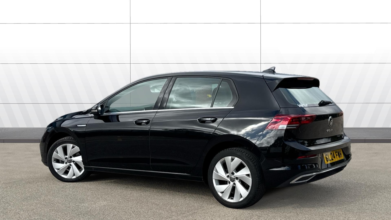 Used Volkswagen Golf 2024 for sale - 75955922: Photo 2