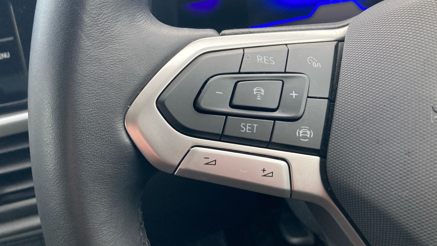 Used Volkswagen T-Roc 2025 for sale - 77264294: Photo 28