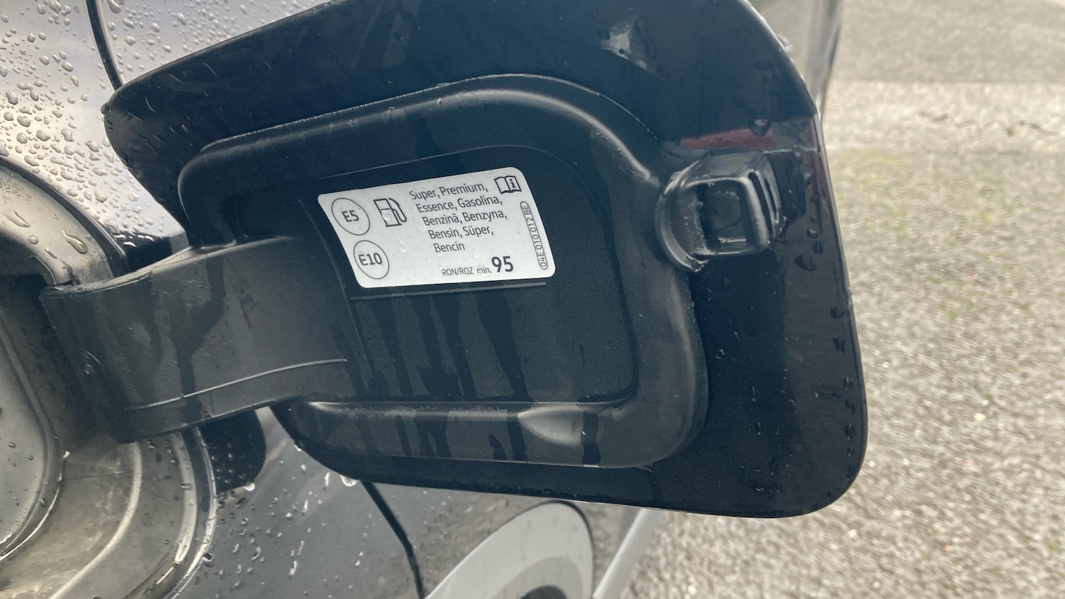 Used Volkswagen T-Roc 2025 for sale - 77264294: Photo 8