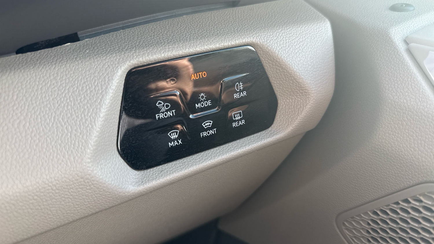 Used Volkswagen Multivan 2023 for sale - 76467933: Photo 33