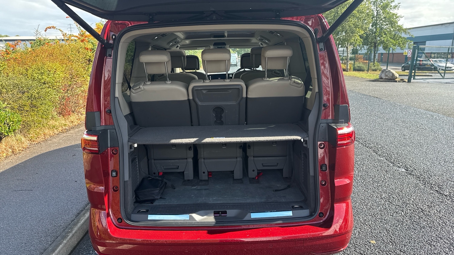 Used Volkswagen Multivan 2023 for sale - 76467933: Photo 4