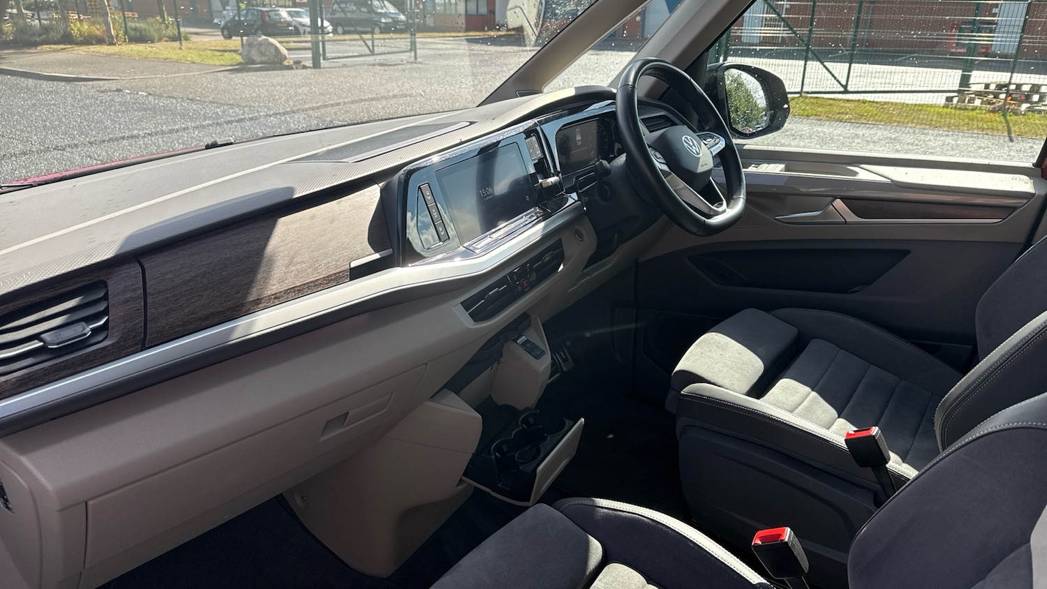 Used Volkswagen Multivan 2023 for sale - 76467933: Photo 9