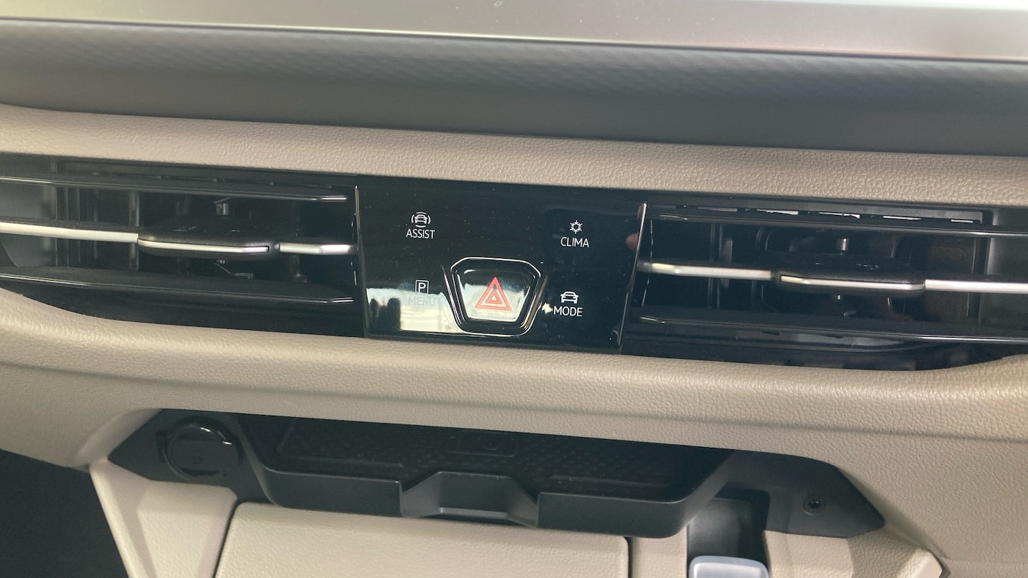 Used Volkswagen Multivan 2024 for sale - 76458182: Photo 25