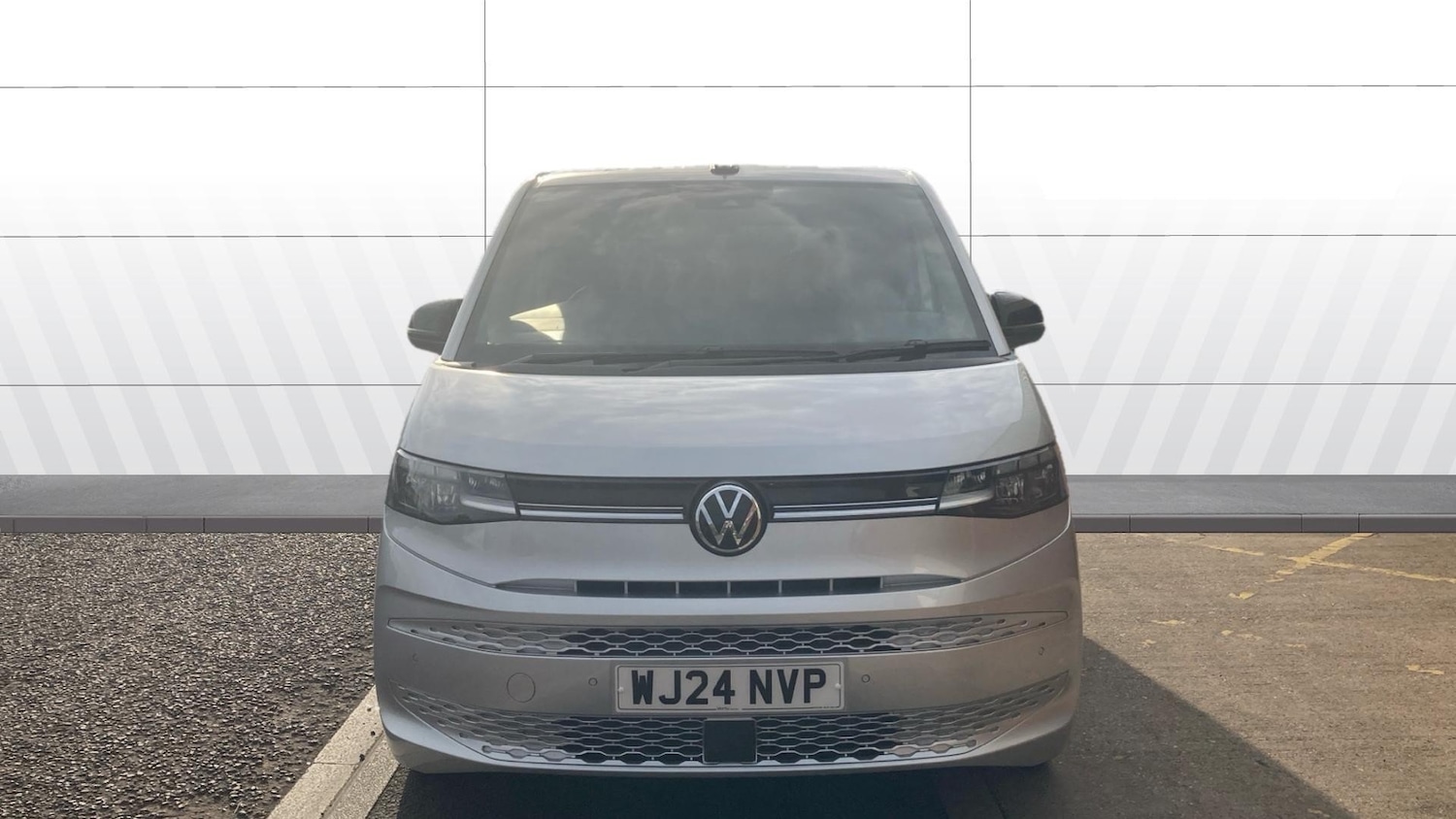 Used Volkswagen Multivan 2024 for sale - 76458182: Photo 3