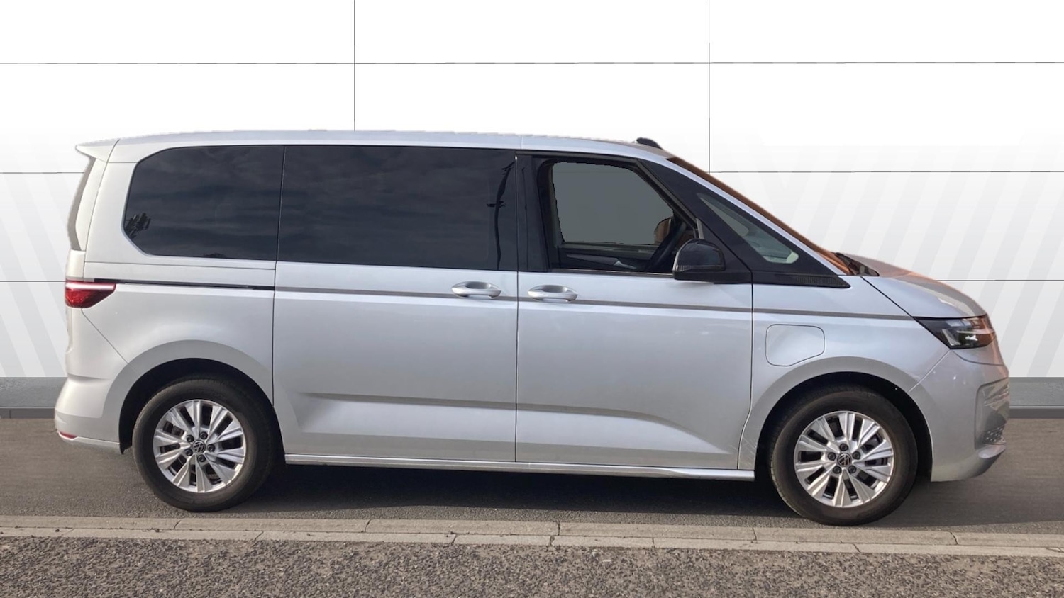 Used Volkswagen Multivan 2024 for sale - 76458182: Photo 5