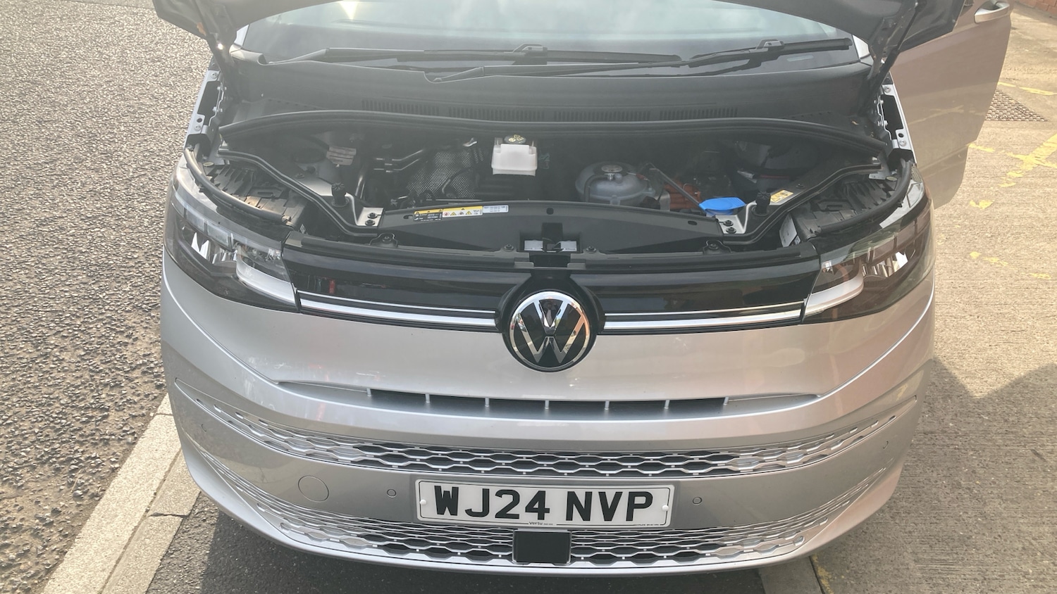Used Volkswagen Multivan 2024 for sale - 76458182: Photo 8